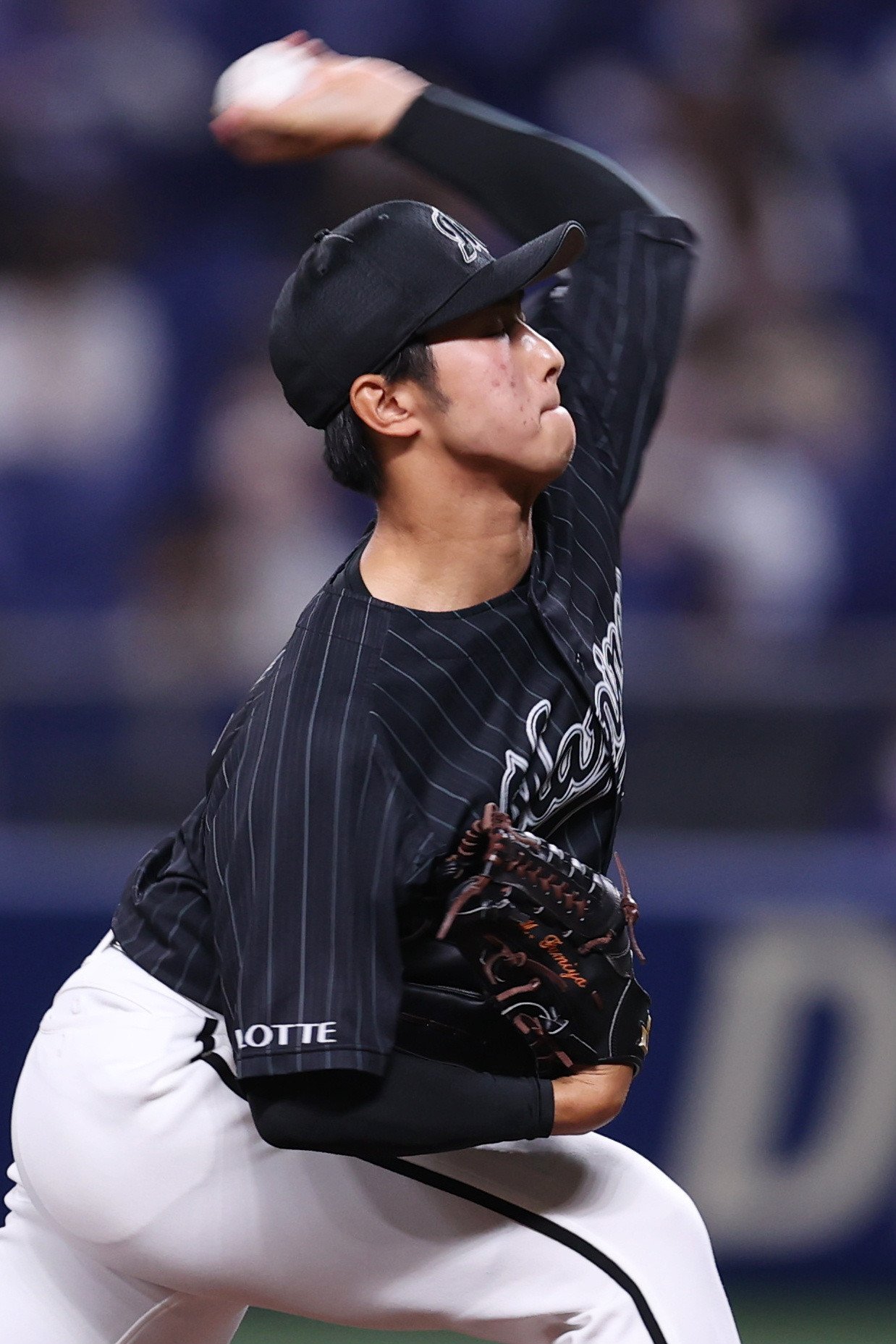 力投する本前（2021年）　©︎JIJI PRESS