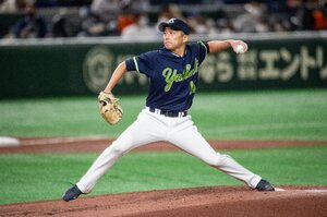 「こんな状況でよくやってくれた…」石川雅規の責任感に真中満が涙した日  “小さな大投手”200勝への道《ヤクルト優勝》