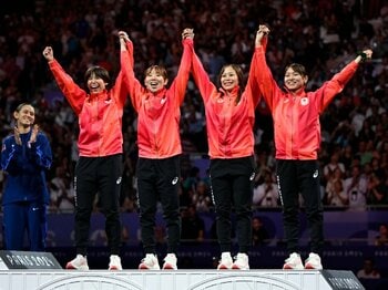 「日本選手に感動したわ」パリ五輪スタッフが絶賛、敏腕通訳は涙…あの“論破王”もアツくなった日本フェンシング「なぜ現地で感動を呼んだ？」＜Number Web＞ photograph by Asami Enomoto/JMPA