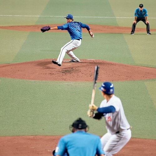 ロジャー・クレメンス MLB最終先発ゲーム 実使用3塁ベース サイン付き ロジャー・クレメンス MLB最終先発ゲーム 実使用3塁ベース サイン付き