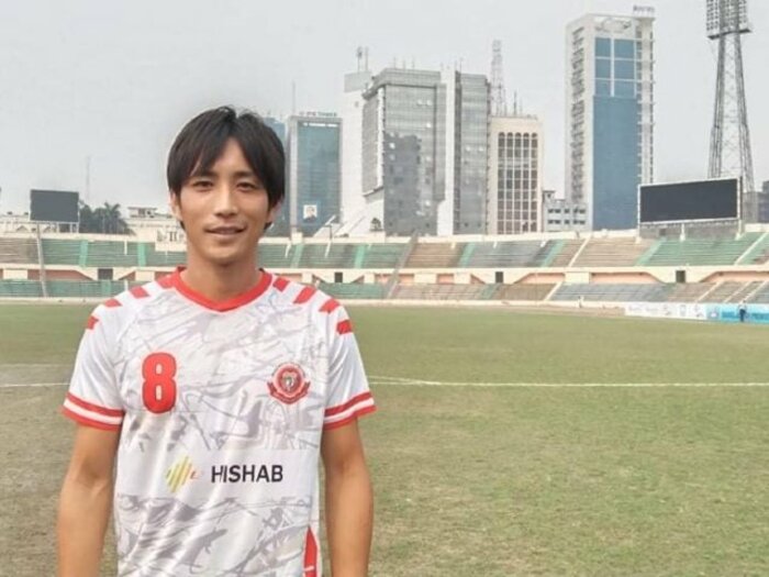 なぜバングラデシュに? 35歳日本人がサッカークラブ“市民兵”の主将として必死にスポンサー集めをする理由<Number Web> photograph by Yusuke Kato