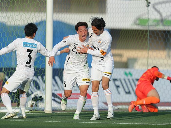 CBとFW両方の才を持つ田上大地。長崎でJ1初ゴールを決めた必然。<Number Web> photograph by J.LEAGUE PHOTOS