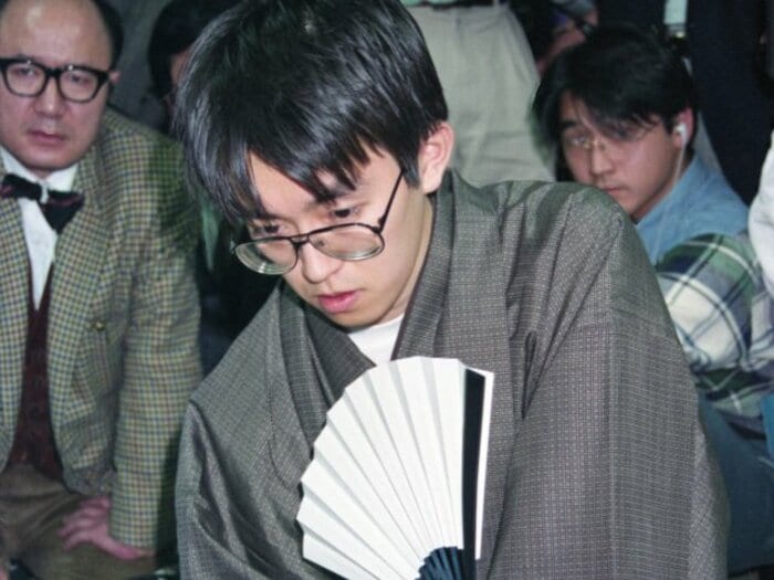 羽生善治が負けると女性ファンが泣いた…小学生からも大人気「ねえ、公文の人でしょ?」27年前“羽生七冠ブーム”はどんな社会現象だった?<Number Web> photograph by KYODO