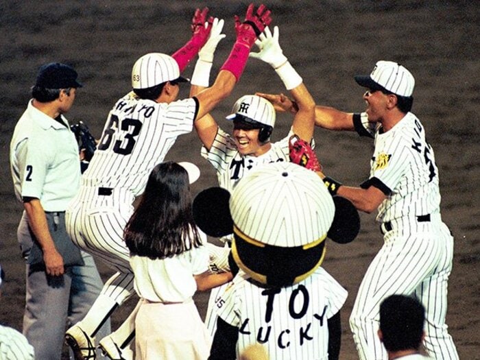 プロ野球で続出中「引き分け」名勝負ベスト5 史上最長はノムさんの猛抗議で6時間26分…では史上最多イニングは何回?<Number Web> photograph by Sankei Shimbun