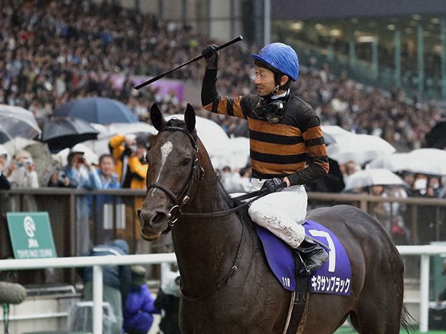 武豊、最内強襲を選んだ英断と信頼。キタサンが最速の末脚で天皇賞制覇