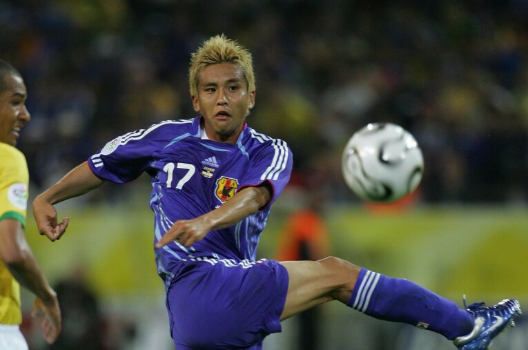 2006年ドイツW杯、ブラジル戦の稲本。「史上最強」の呼び声高かったが、結果は惨敗のジーコジャパンが印象深いと語るわけは？ ／ photograph by JMPA