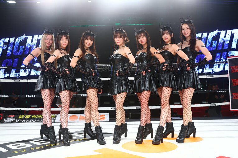「FIGHT CLUB」のラウンドガール　©RISE CREATION