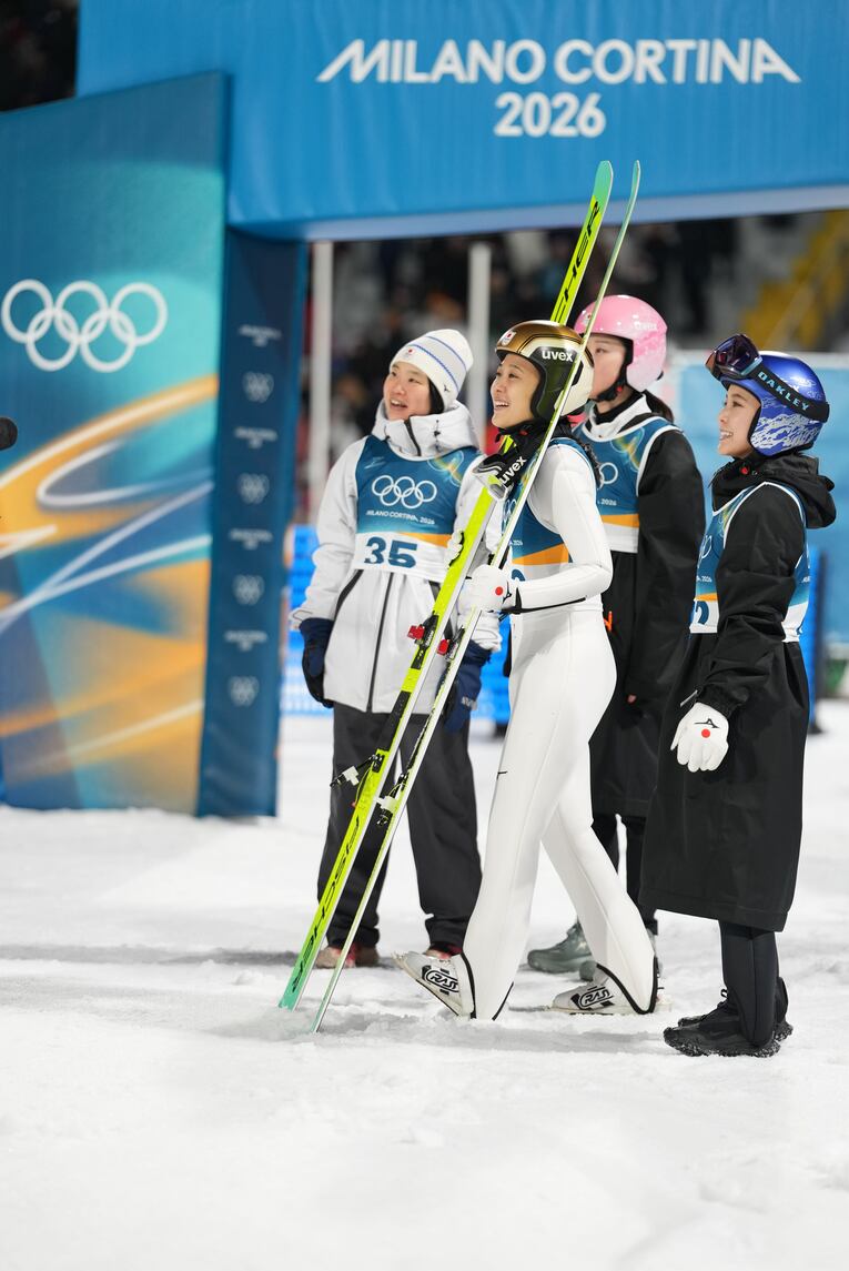 ミラノ・コルティナ五輪女子ノーマルヒルの現地写真【スワイプするとそのほかの写真もご覧になれます】　©Tsutomu Kishimoto／JMPA