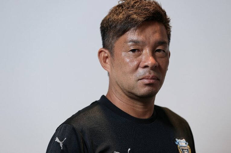 川崎フロンターレを率いて6年目の鬼木達監督 ／ photograph by Shigeki Yamamoto