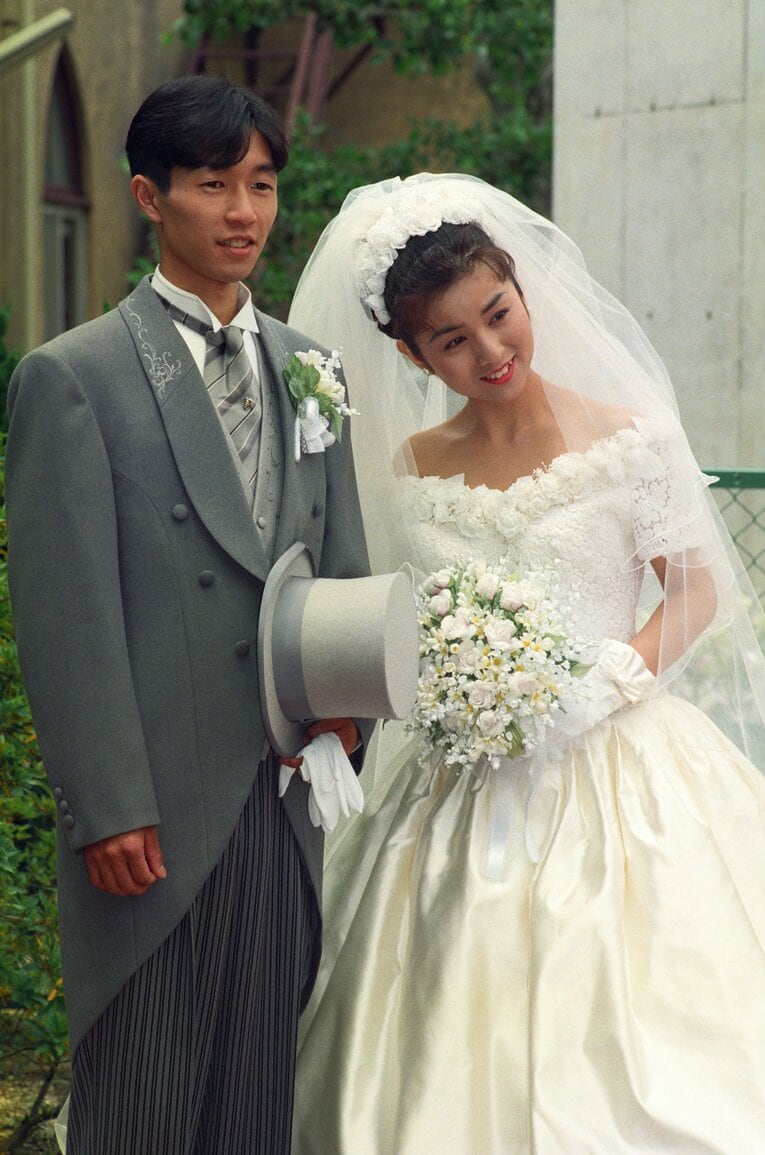 1995年6月5日、結婚式を挙げた騎手・武豊と佐野量子（京都のカトリック聖ヴィアトール北白川教会）　©JIJI PRESS