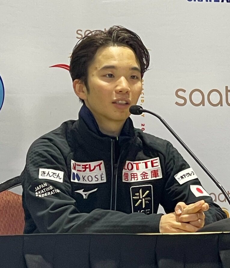 涙の跡を残しながら、演技後に思いを述べた友野　©Akiko Tamura