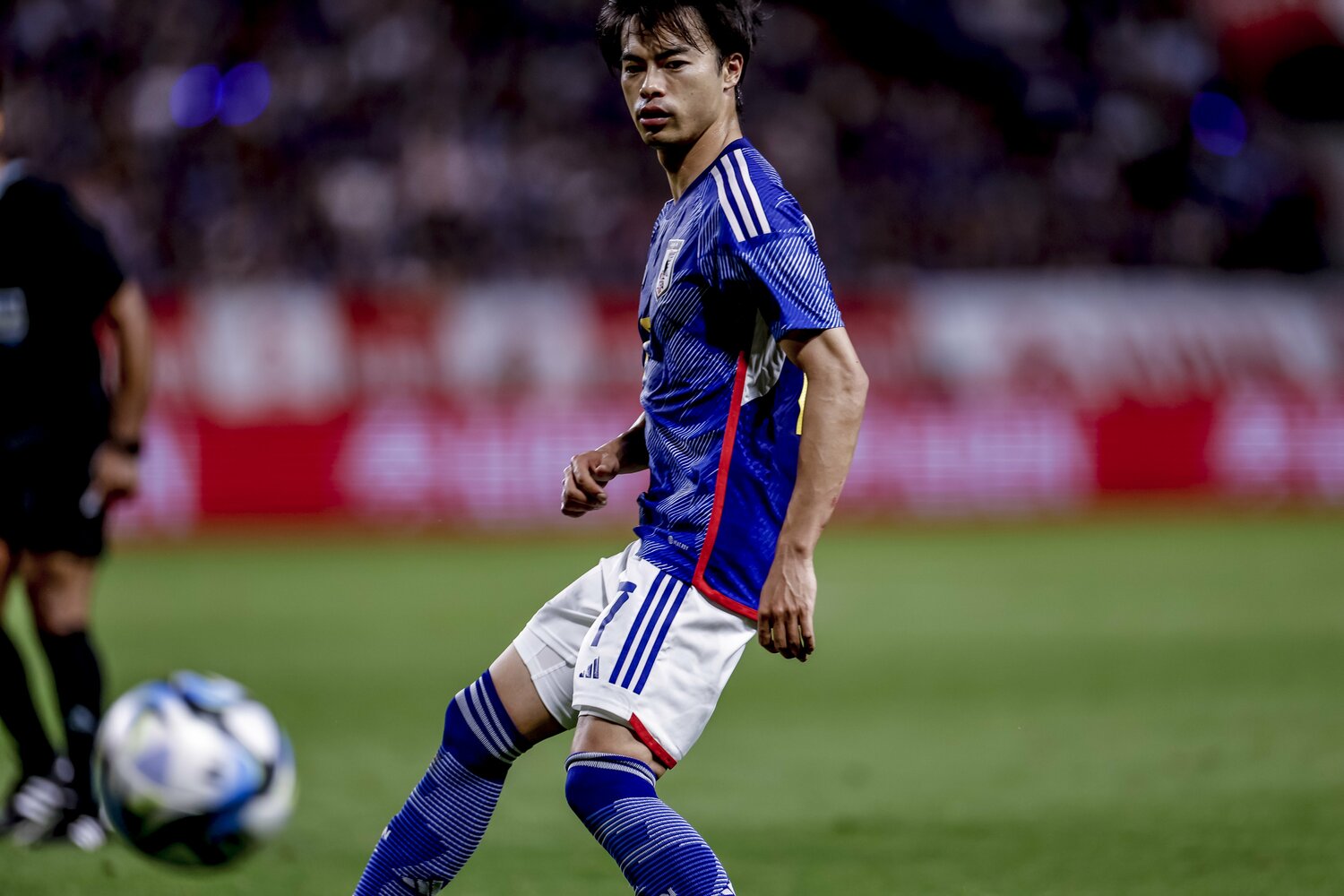 故障明けとはいえ、三笘という切り札を決勝トーナメントから投入できる強みが日本にはある ©Kiichi Matsumoto