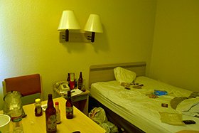 再びHappyfeetの部屋を訪ねると、もぬけの殻だった。 