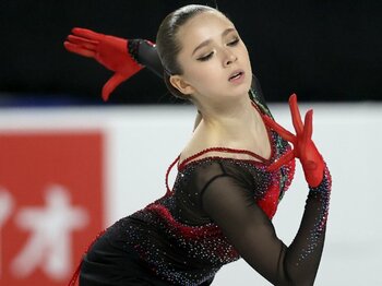 驚異の15歳ワリエワがスケートカナダで見せた“異次元”の演技「小さな身体を駆使して跳ぶだけの選手ではない」《歴代最高スコア》＜Number Web＞ photograph by Getty Images