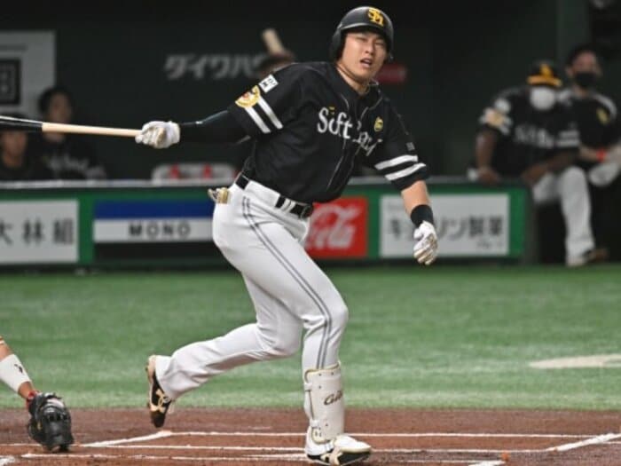 記者の声「ギータ瘦せた？」 交流戦で1試合5三振、本塁打ゼロの異常事態…ソフトバンク柳田悠岐（33歳）に今、何が起きているのか＜Number Web＞ photograph by Hideki Sugiyama