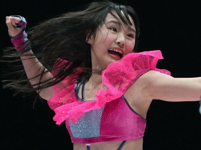 2009年生まれの中学生レスラーが目指す文武両道…美蘭(14歳)が観客を驚かせたド迫力エルボー「中学生、高校生のレスラーは意識します」<Number Web> photograph by Essei Hara