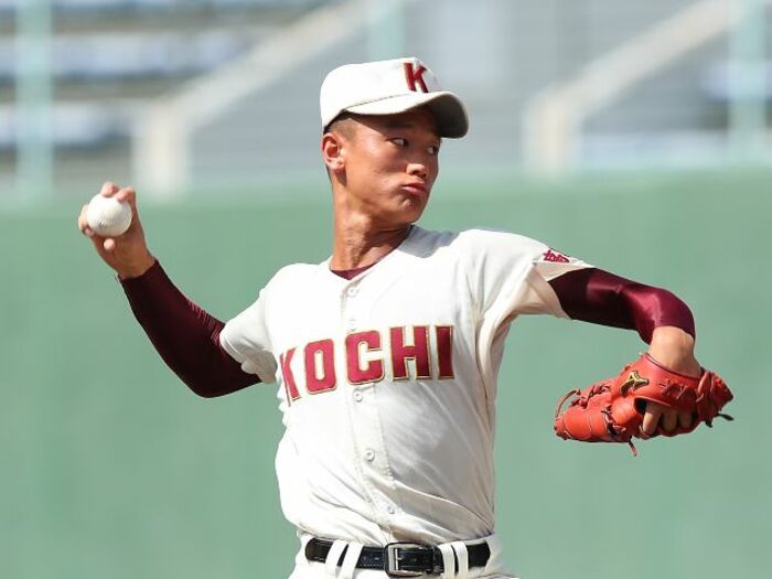 来秋ドラフト目玉「最速150キロ中学生」 高2になった“高知高の剛腕”のボールを受けてビックリした話<Number Web> photograph by AFLO