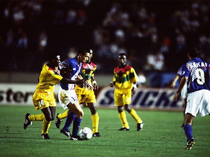 平成日本サッカーの夜明け（2）世界ベスト8に輝いた16歳の中田英寿。＜Number Web＞ photograph by AFLO