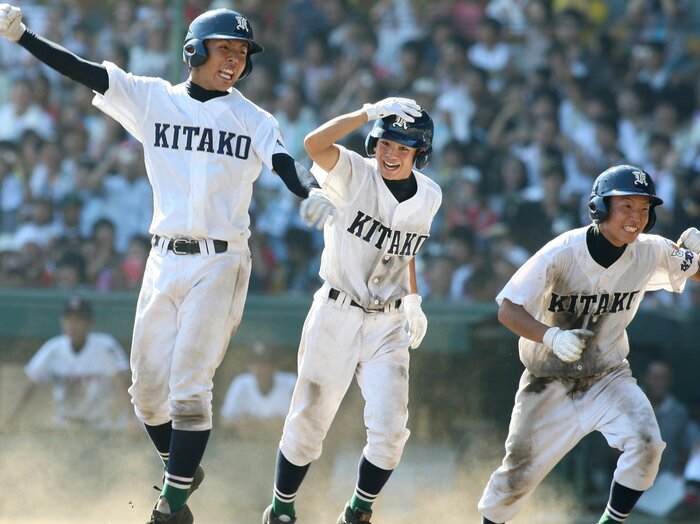 「夏の甲子園、公立校の優勝はもう無理？」18年前から優勝ゼロ…“史上最少6校のみ”低迷する公立校の本音「佐賀北も練習時間が激減した」「部活全体が縮小」＜Number Web＞ photograph by JIJI PRESS
