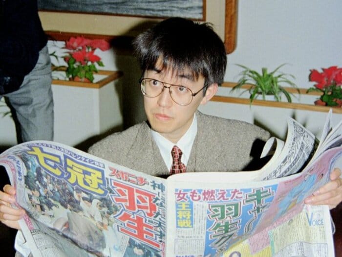 「やはり七冠は無理だ…」藤井聡太七冠で思い出す27年前「羽生はすっかり鬼になっていた」“風邪気味”だった羽生善治25歳が七冠独占した日<Number Web> photograph by KYODO