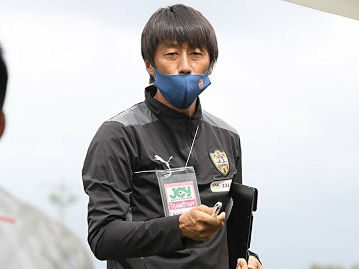 “18歳で選手生命の危機”を味わった市川大祐が今、中学生年代に伝えたいこと「サッカーが好きだから無我夢中すぎて…」＜Number Web＞ photograph by S-PULSE