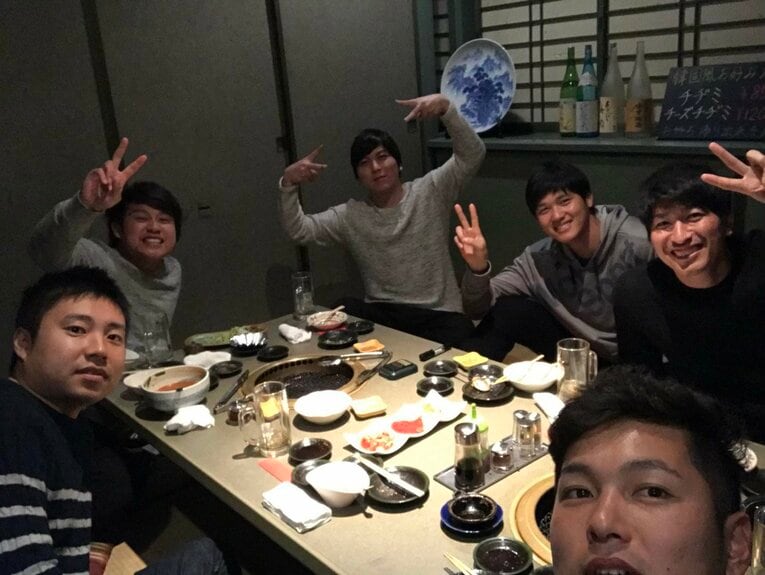 こちらは同期入団の選手とスタッフで開いた焼肉会　提供：森本龍弥