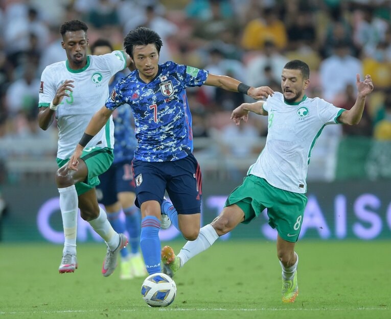 前半には惜しいミドルシュートも放った柴崎。しかし不用意なパスミスで決勝点を献上してしまった　©Getty Images