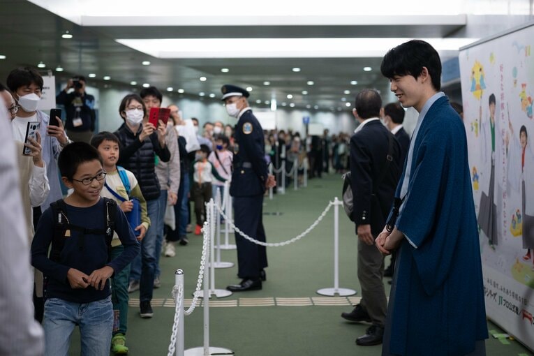 JT杯、藤井聡太八冠が“ファンに神対応”（全8枚中の3枚目）　©Shiro Miyake