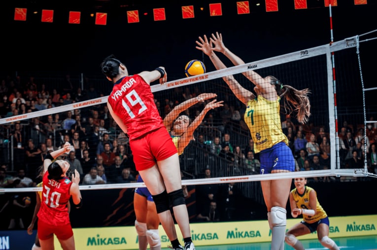 関菜々巳、山田二千華　©︎FIVB