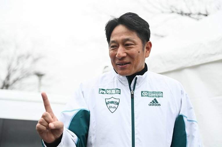 中国電力の社員からいきなり青学大の監督となった原晋。一体、何が彼をそうさせたのか ／ photograph by Nanae Suzuki