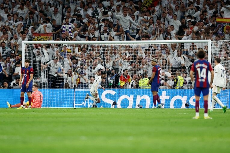 チャビ続投決定バルサ「238億円の16歳」ヤマルもスゴいが「チャンピオン！」異常すぎるマドリーの勝負強さ…クラシコをカメラマンは観た(22)