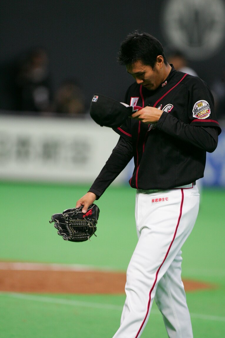 ロッテ時代の久保　©BUNGEISHUNJU