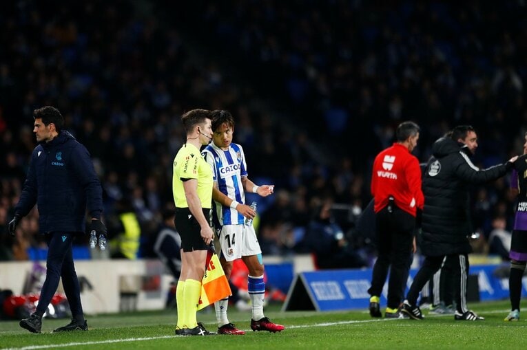 「TAKEユニの日本人ファンが増えた気が」久保建英MOMも“代えが利かない状態”を現地撮影…ソシエダは狂う歯車を直せるか(38)