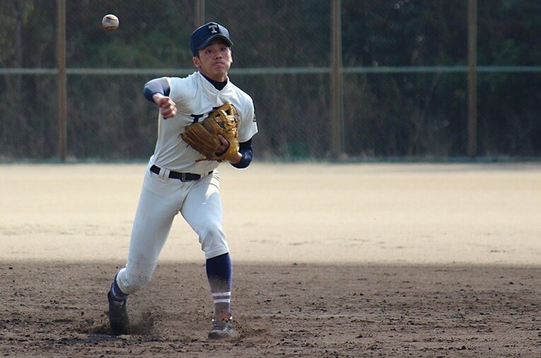 スカウトの評価が軒並み高い桐蔭学園・森敬斗。センバツでは初戦で敗れるも、3安打を記録。 ／ photograph by Yu Takagi