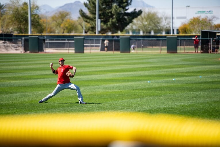【未公開ショット多数！エンゼルス時代の秘蔵愛されショット】エンゼルス時代、スプリングキャンプでの大谷　©Nanae Suzuki