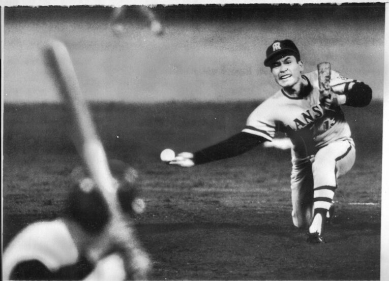 阪神、ロッテなどで活躍した鈴木氏。引退後はロッテのスカウトを40年近く務め、渡辺俊介の獲得にも尽力　©Sankei Shimbun