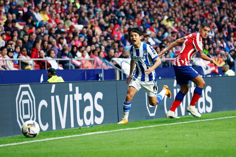 「クボを無効化する」要警戒した闘将シメオネが久保建英の技に呆然…ソシエダCL確定にカメラマンが思い出した「クボはフィットするよ」(27)