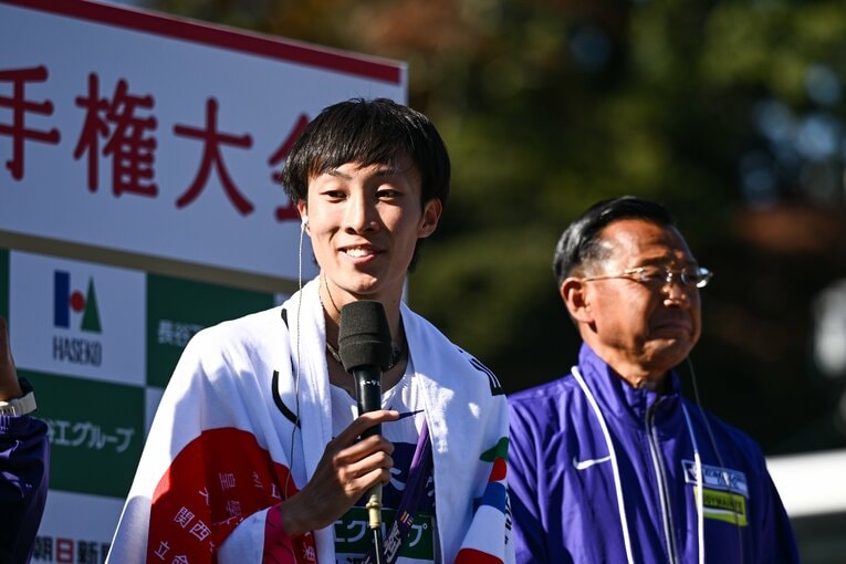 花尾と大八木監督　©Nanae Suzuki