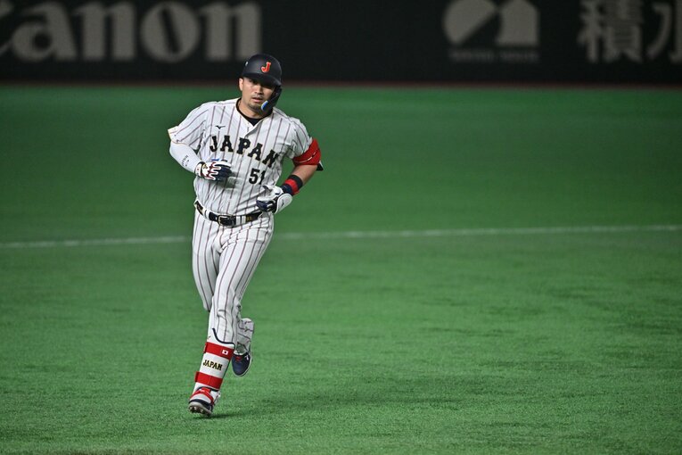 韓国戦で2打席連続の本塁打を放った鈴木誠也　©️Hideki Sugiyama