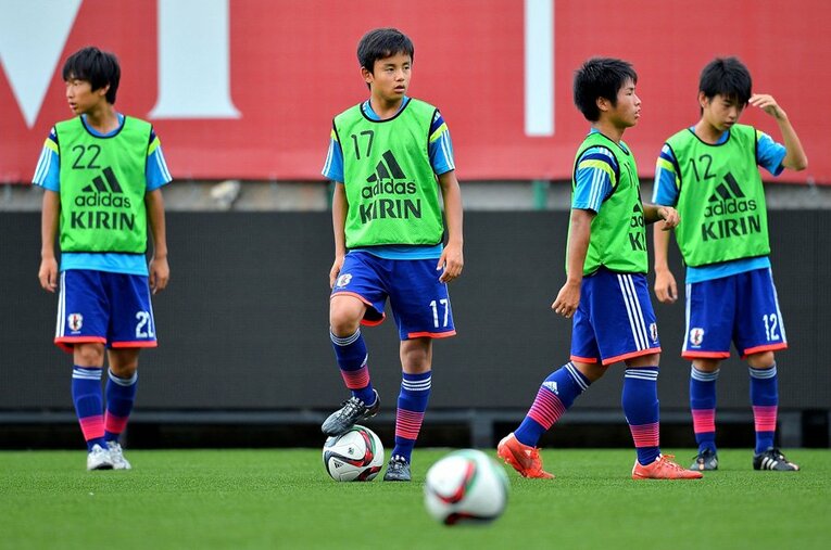 久保建英のキックに水沼貴史が注目。メッシ、ロナウドと同じ素質とは？(12) ／ photograph by Getty Images