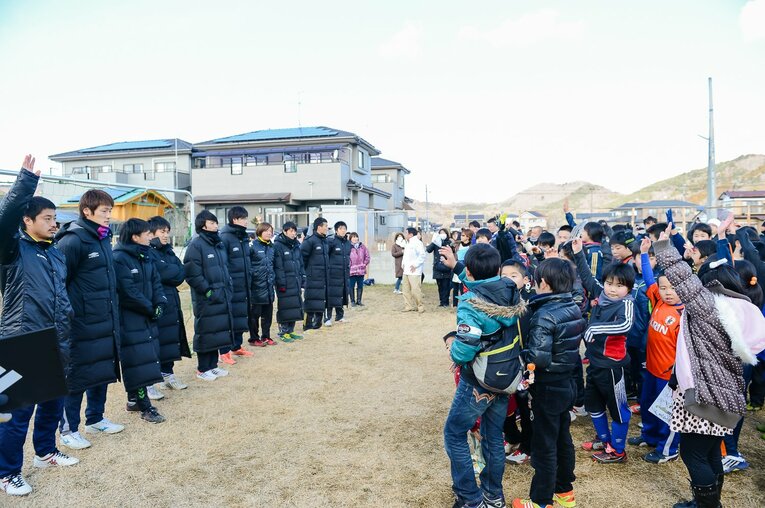 2013年東北人魂のサッカー教室　©︎Miki Sano