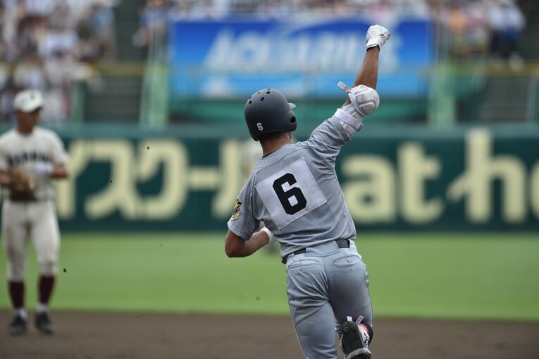 2015年夏の甲子園準決勝。仙台育英の平沢大河　©BUNGEISHUNJU