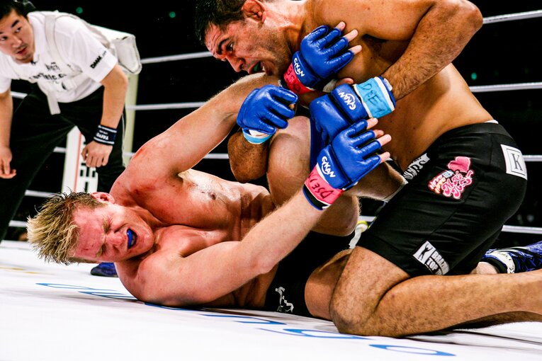 ノゲイラがジョシュに判定勝ち。PRIDE無差別級グランプリ準決勝のリベンジを果たした