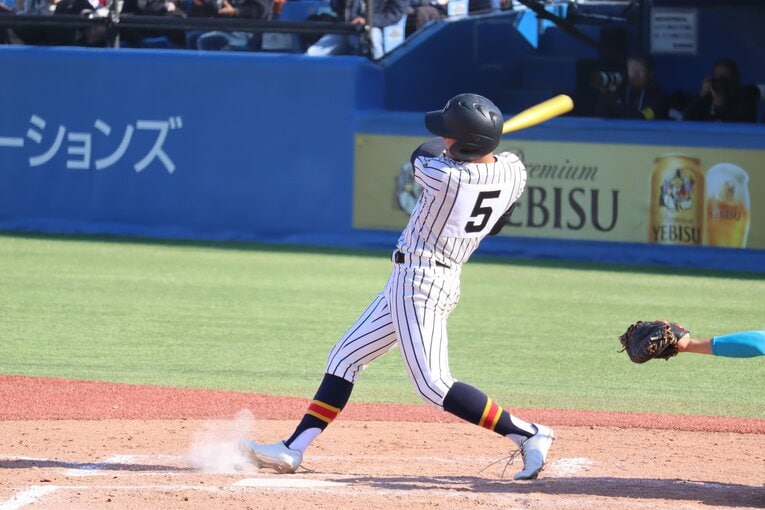 チームのキャプテンを務める池田のバッティング　©Genki Taguchi