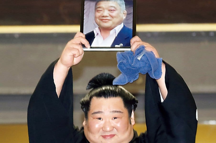 初優勝の徳勝龍、期待の朝乃山。近大監督「居反りの伊東」の遺産。<Number Web> photograph by KYODO