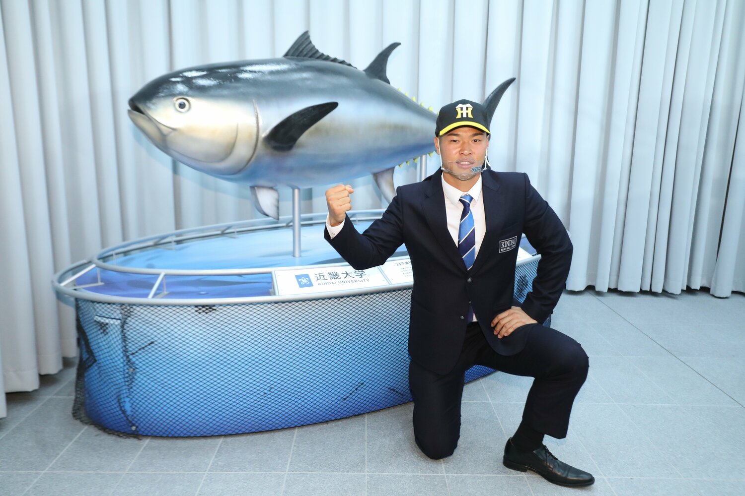 2020年のドラフトで4球団競合の末、阪神に入団した佐藤　©JIJI PRESS