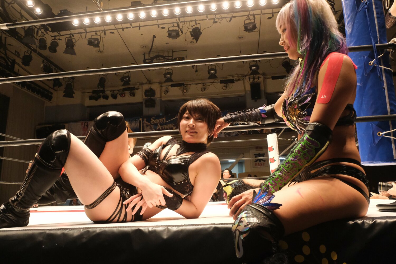 OZアカデミーではヒールユニット・正危軍と共闘も。久しぶりに安納サオリとチームを組んだ