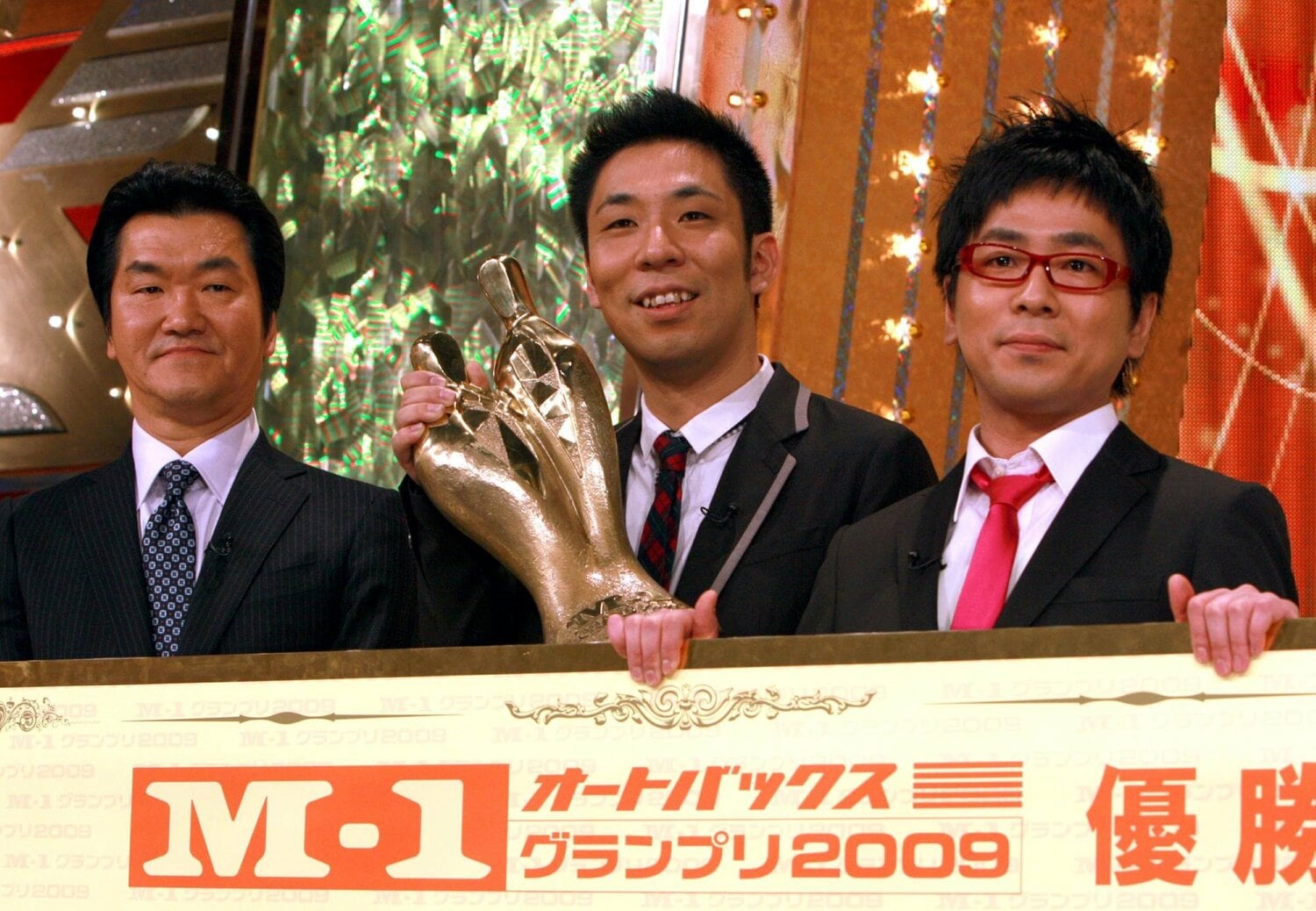 2009年のM-1、最終決戦で審査員7人全員の票を得て、パンクブーブーが逆転優勝した　©Sankei Shimbun