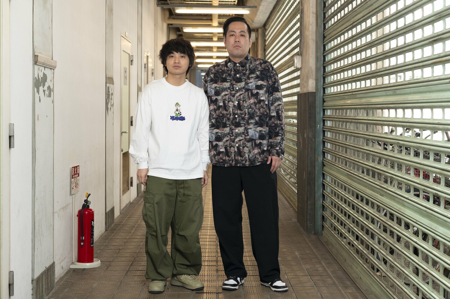 高2で学校中退後、バイク事故を起こした町田（右）。そこから自動車ディーラーに就職し、「そこそこ売れた」と話す