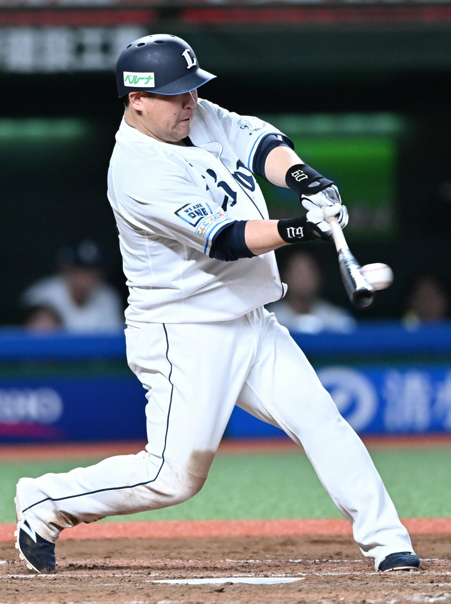 今シーズンの西武・中村剛也。39歳ながらリーグトップの8本塁打、打率.321（同2位／5月18日現在） ©︎JIJI PRESS